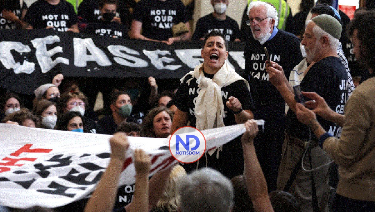 Cientos irrumpen en Capitolio exigiendo alto el fuego en Gaza