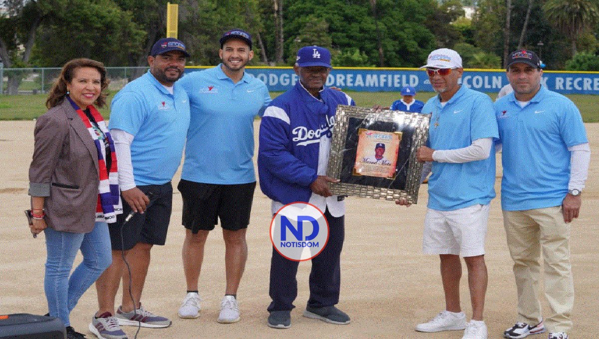 Reconocen a ex pelotero Manuel-Manny-Mota en Los Angeles