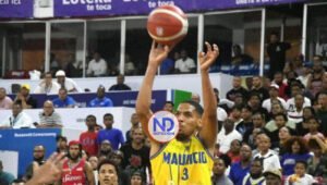 Mauricio Báez retoma delantera en la serie final del TBS Distrito