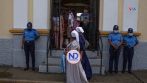 Se elevan a 12 los sacerdotes arrestados por policías