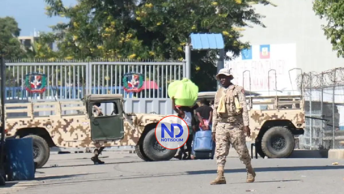 Cesfront bloquea con vehículos paso fronterizo por Dajabón tras incidente del domingo 2 Cesfront bloquea con vehículos paso fronterizo por Dajabón tras incidente del domingo
