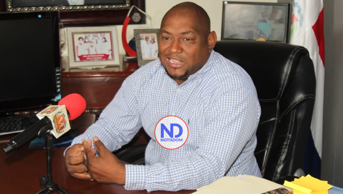 Marcial Reyes, alcalde de La Caleta, renunciará del PLD junto a todo su equipo político