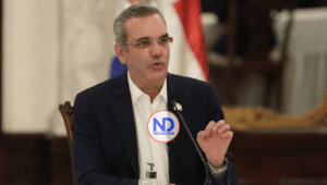 Presidente Abinader cede al titular del MAP el poder de dar licencias a los candidatos