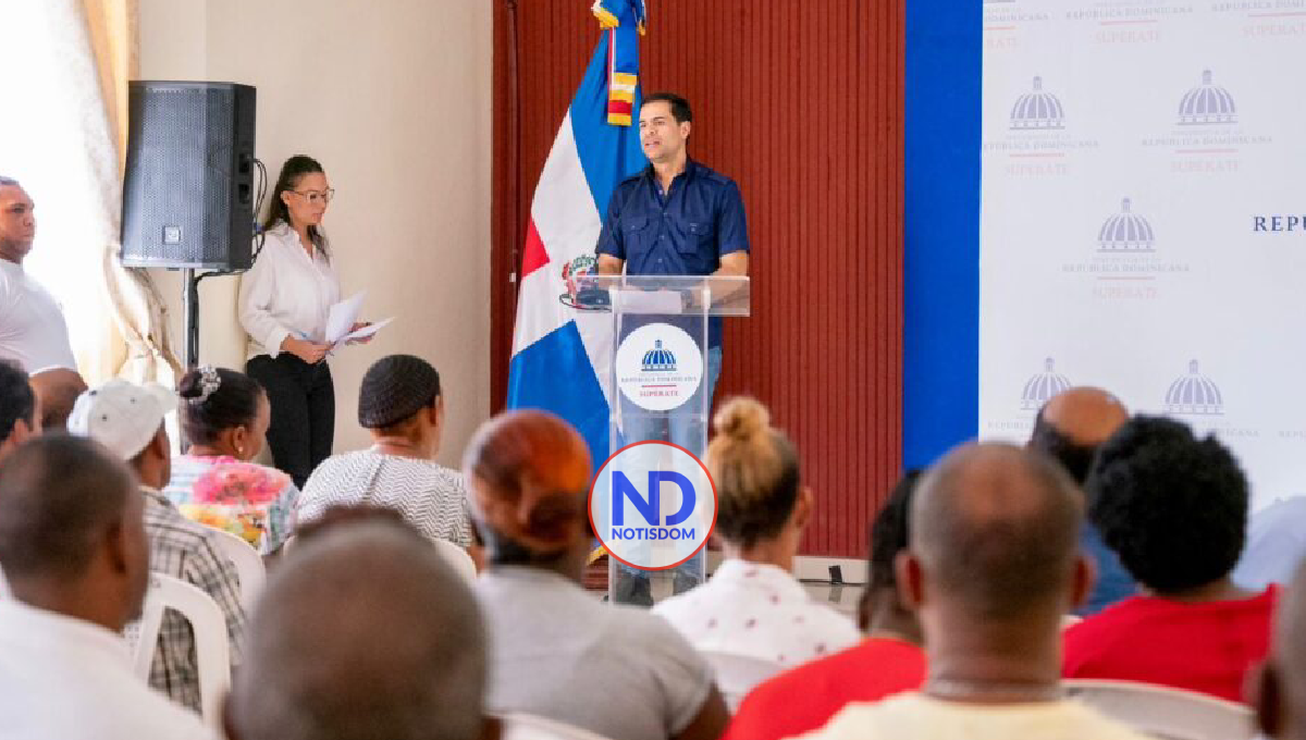 Gobierno da bonos de emergencia a comerciantes del mercado binacional en Elías Piña