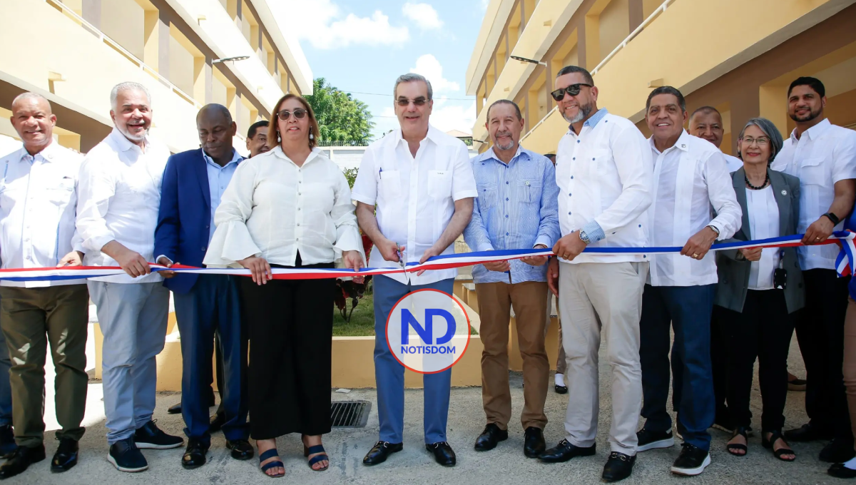 Presidente Abinader inaugura liceo Gregorio Everest Crispín en Villa Altagracia 2 Presidente Abinader inaugura liceo Gregorio Everest Crispín en Villa Altagracia