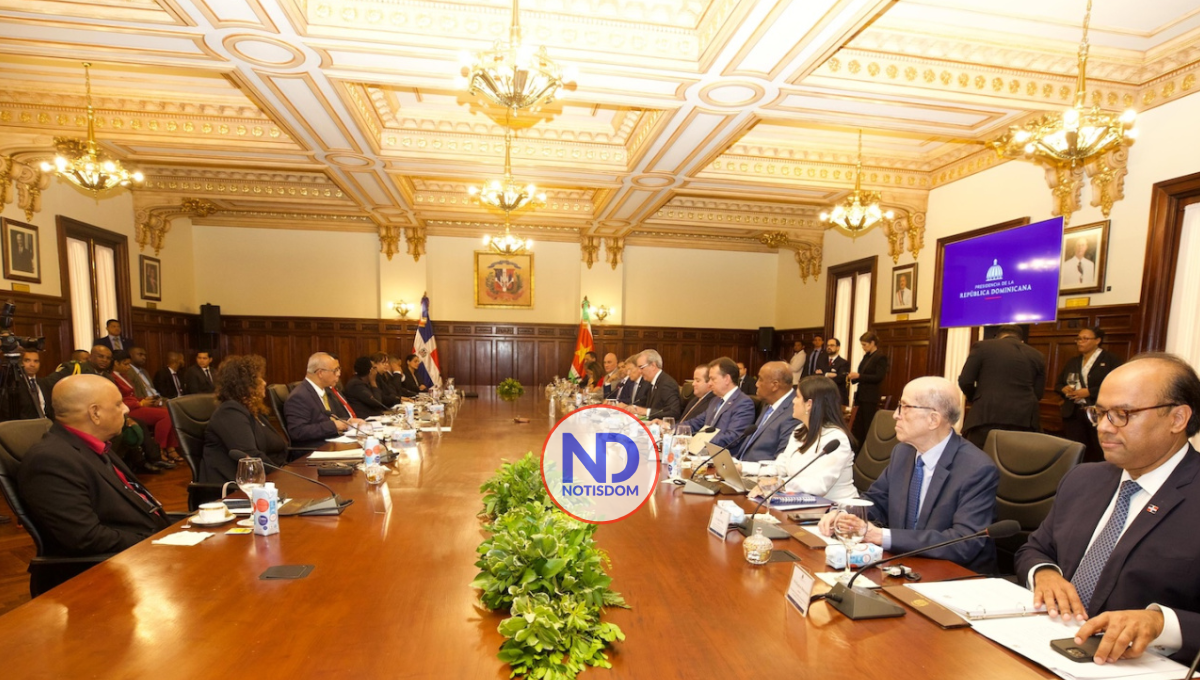 Gobierno firma con Surinam cuatro convenios para el fortalecimiento económico de RD