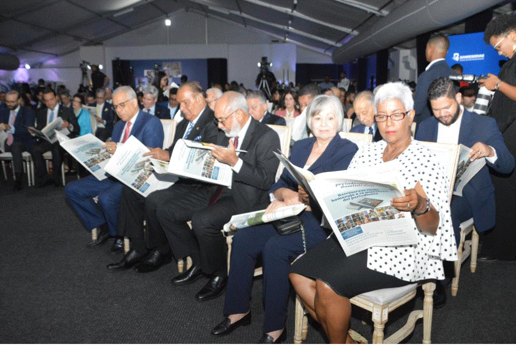 PERIODISTAS 7 Banreservas presenta libro “Reservas del periodismo dominicano“; inicia programa televisivo