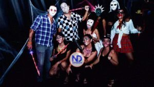 Secreto y Ceki Viciny ‘encantan’ casa embrujada de KlanDestino