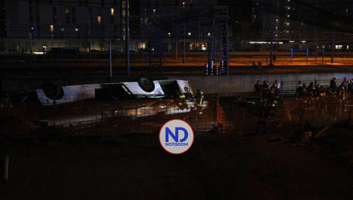 Autobús cae desde un puente cerca de Venecia; hay al menos 21 muertos