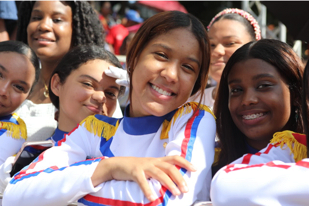 CONSTITUCION Presidente Abinader encabeza desfile militar en San Cristóbal por motivo al Día de la Constitución