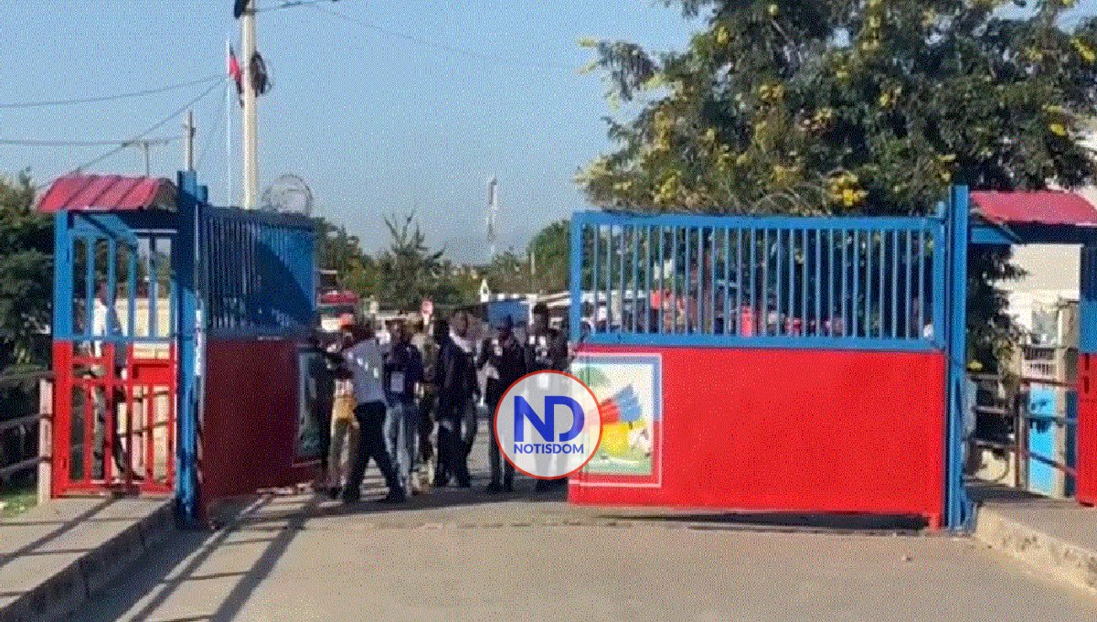Haití reabrió su lado fronterizo al intercambio comercial con la RD 2 Haití reabrió su lado fronterizo al intercambio comercial con la RD