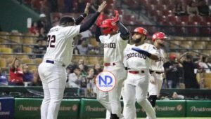 Abraham Almonte conecta jonrón y los Leones ganan segundo en casa
