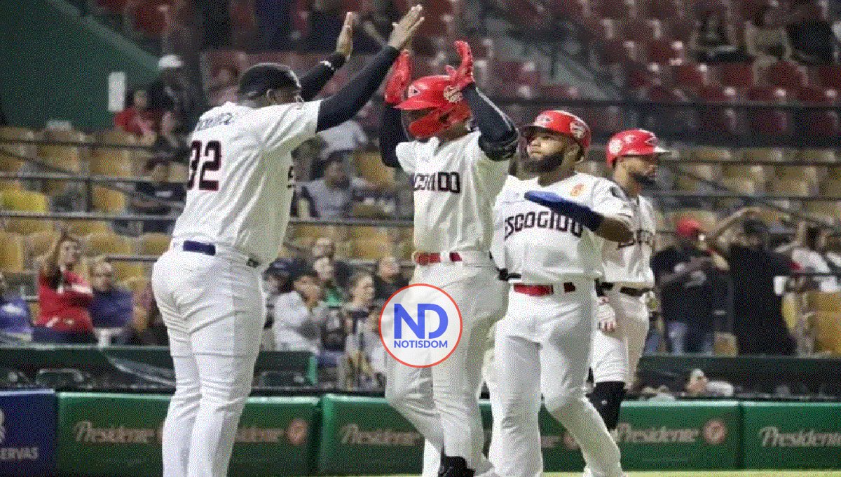 Abraham Almonte conecta jonrón y los Leones ganan segundo en casa
