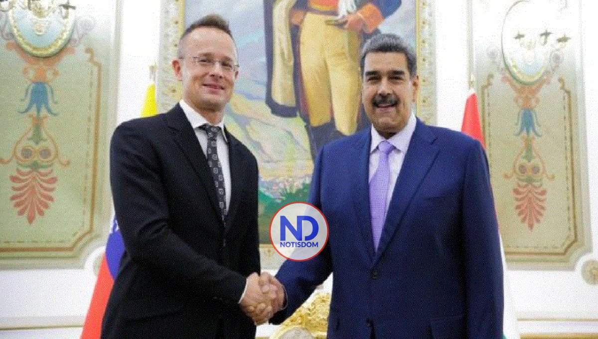 Maduro recibe al canciller de Hungría con miras a fortalecer la cooperación bilateral