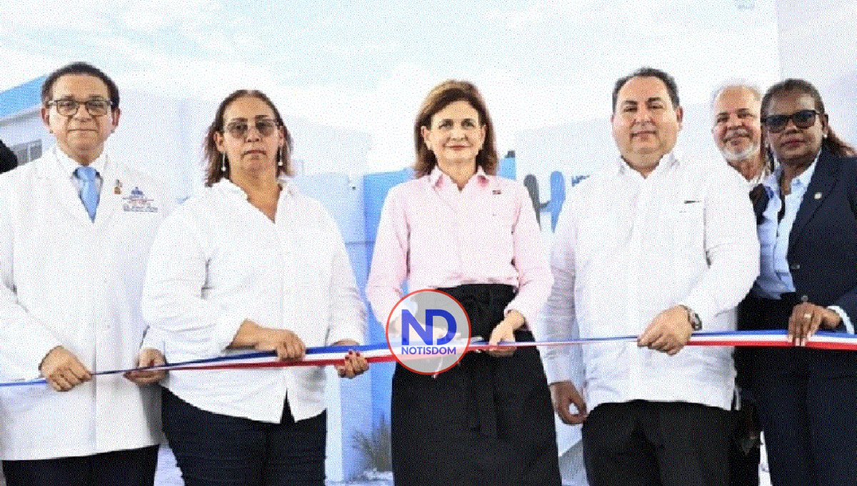 Gobierno entrega ampliados y equipados tres hospitales en SC