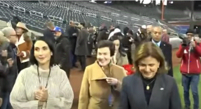 RAQUEL P Y RAQUEL A  Miles asistieron al inicio serie «Titanes del Caribe»