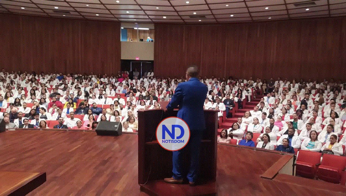 Presentan conferencia «Ética y Gobernanza en el Ejercicio Médico”