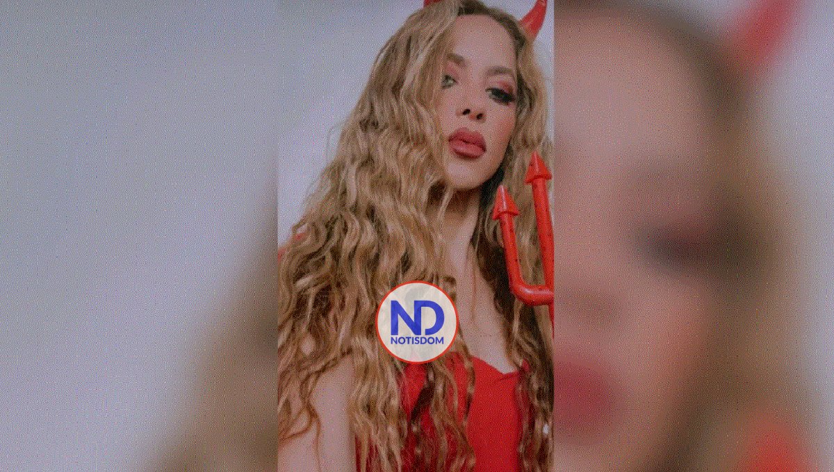 Shakira se disfraza de diablita