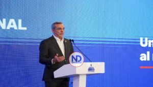 Abinader dice se reunió por casi dos horas con el ministro de Economía; revela el motivo