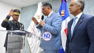 Ministro juramenta director PN; le exhorta asumir transformación