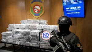 Interceptan lancha y capturan a 3 con supuesta cocaína en Peravia