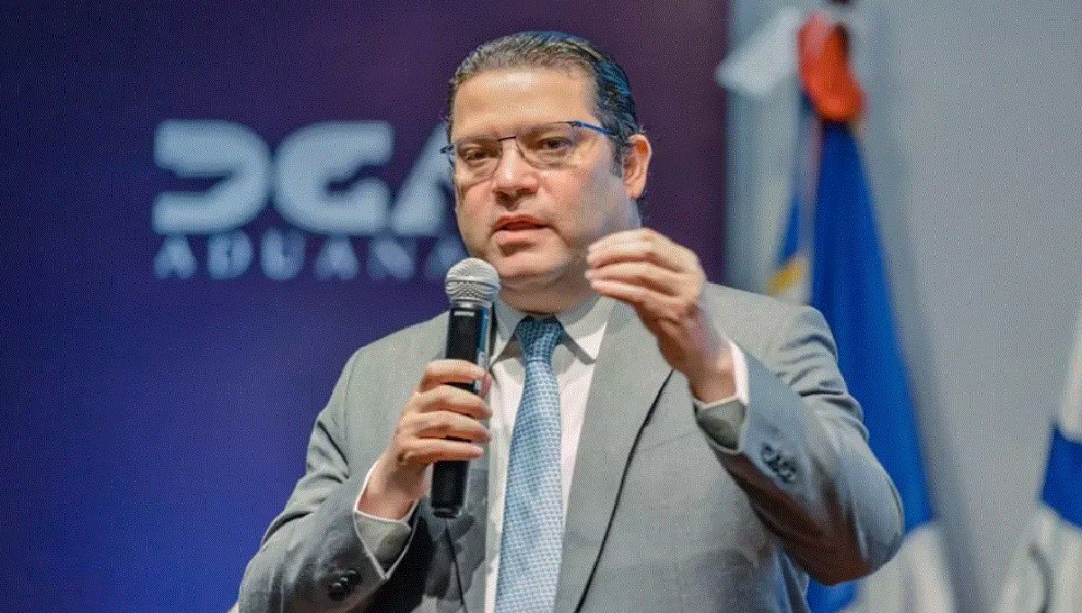 Sanz Lovatón descarta aspiraciones a candidatura a Senador por el DN