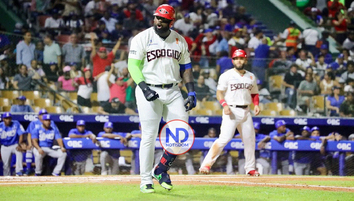 Leones apalean al Licey con Grand Slam de Franmil Reyes