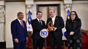 Otorgan al MICM el máximo galardón del Premio Nacional de la Calidad en Sector Público