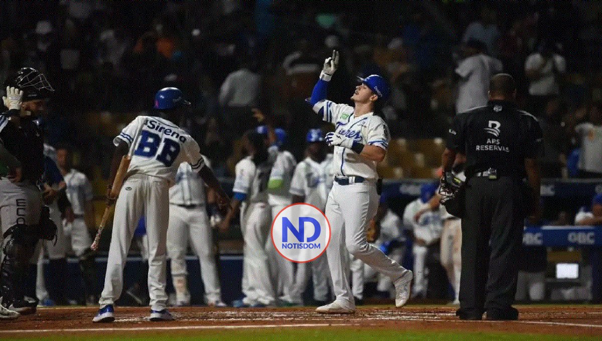 Licey vence a las Estrellas en el Quisqueya 11-6 2 Licey vence a las Estrellas en el Quisqueya 11-6