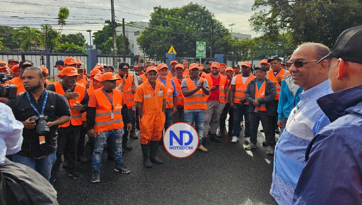 MOPC labora en zonas afectadas; investigará suceso paso desnivel 2 MOPC labora en zonas afectadas; investigará suceso paso desnivel