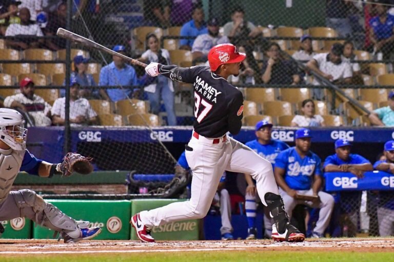 González encabeza paliza del Escogido al Licey 4 victoria 2 González encabeza paliza del Escogido al Licey