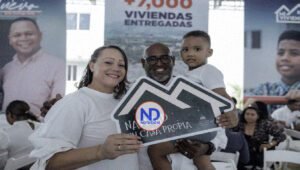 Gobierno entrega más de 7,000 viviendas a través del MIVED