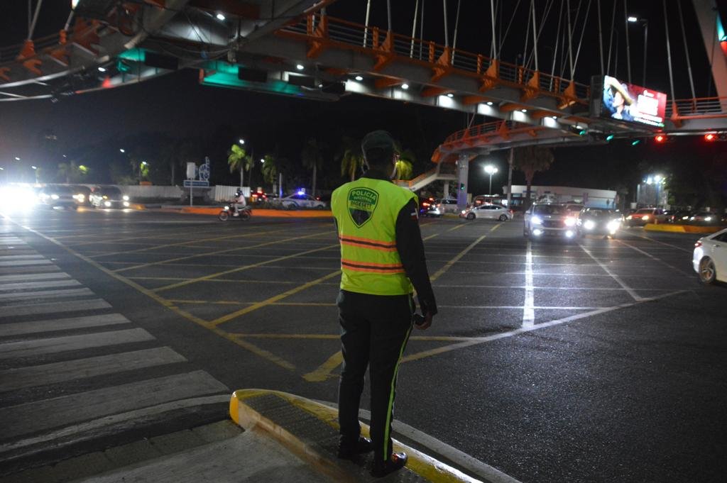 DGC Dominicanos empiezan a retornar a la capital tras celebración de Nochebuena