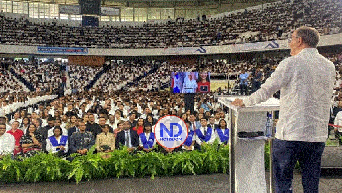 MESCYT gradúa 16 mil alumnos en Programa Inglés de Inmersión