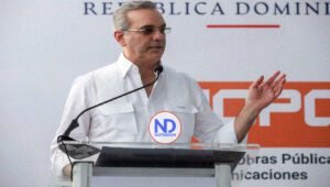 Presidente Abinader inaugura carretera Rancho Arriba-Nizao