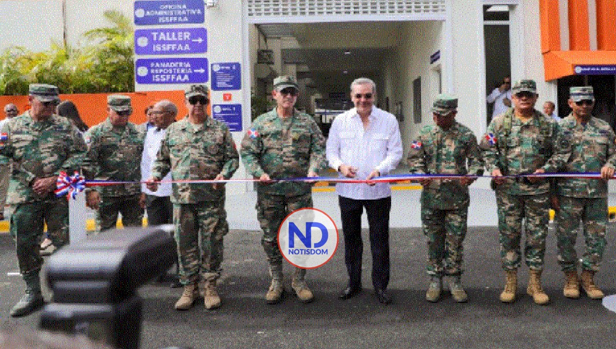 Presidente inaugura nuevas áreas Instituto Seguridad Social de FFAA 2 abinader (717)