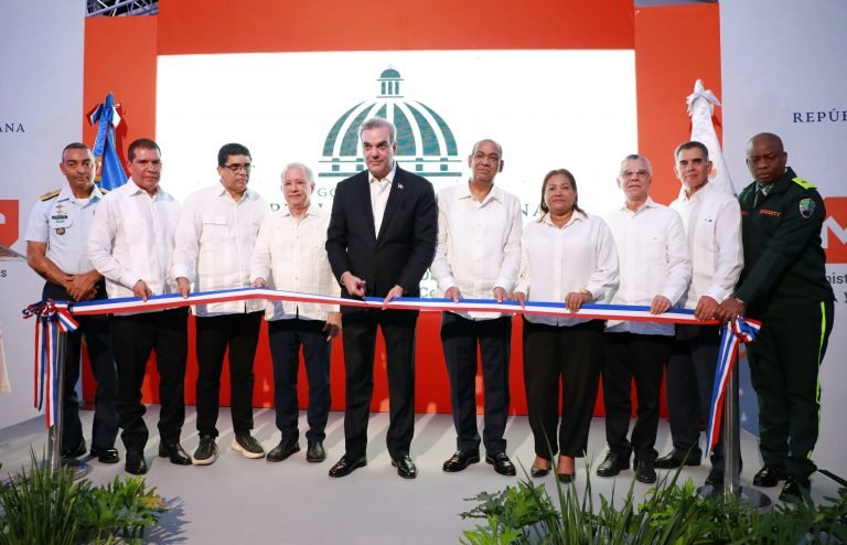 abinader 817 Presidente abinader inaugura la ampliación autopista San Isidro