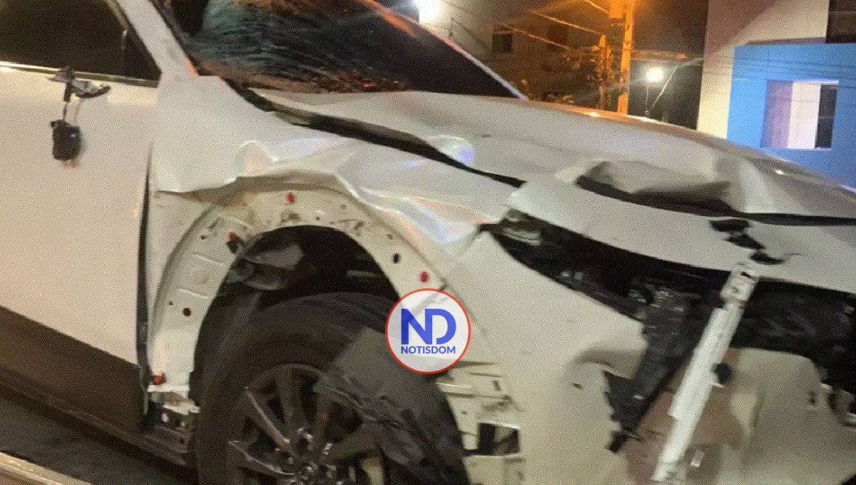 Hombre atropella mortalmente a una mujer y emprende la huida