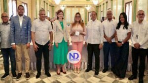 Gobierno inicia entrega de bonos navideños para juntas de vecinos