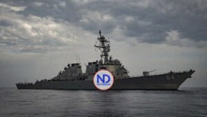 Atacan en mar Rojo un buque de guerra de EU y barcos comerciales