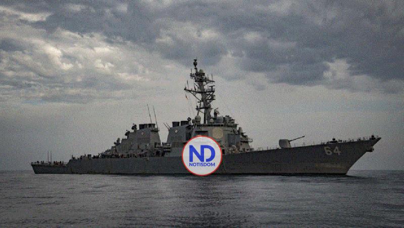 Atacan en mar Rojo un buque de guerra de EU y barcos comerciales