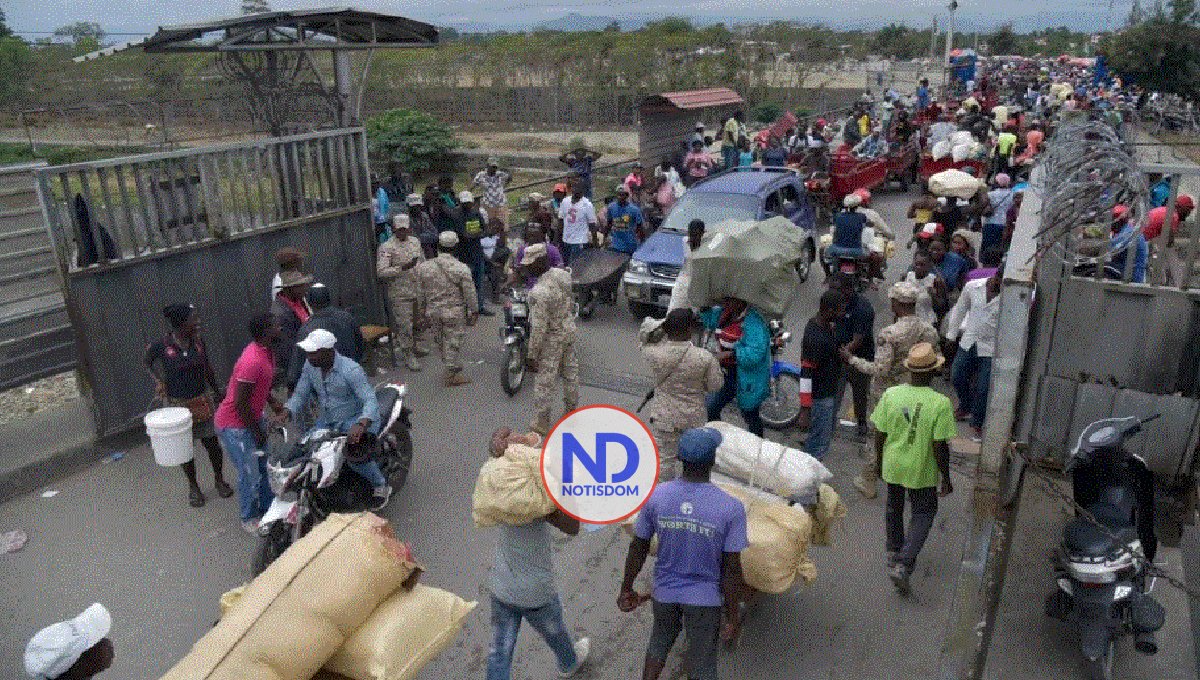 Haitianos reponen el portón, pero se rehúsan a registro biométrico