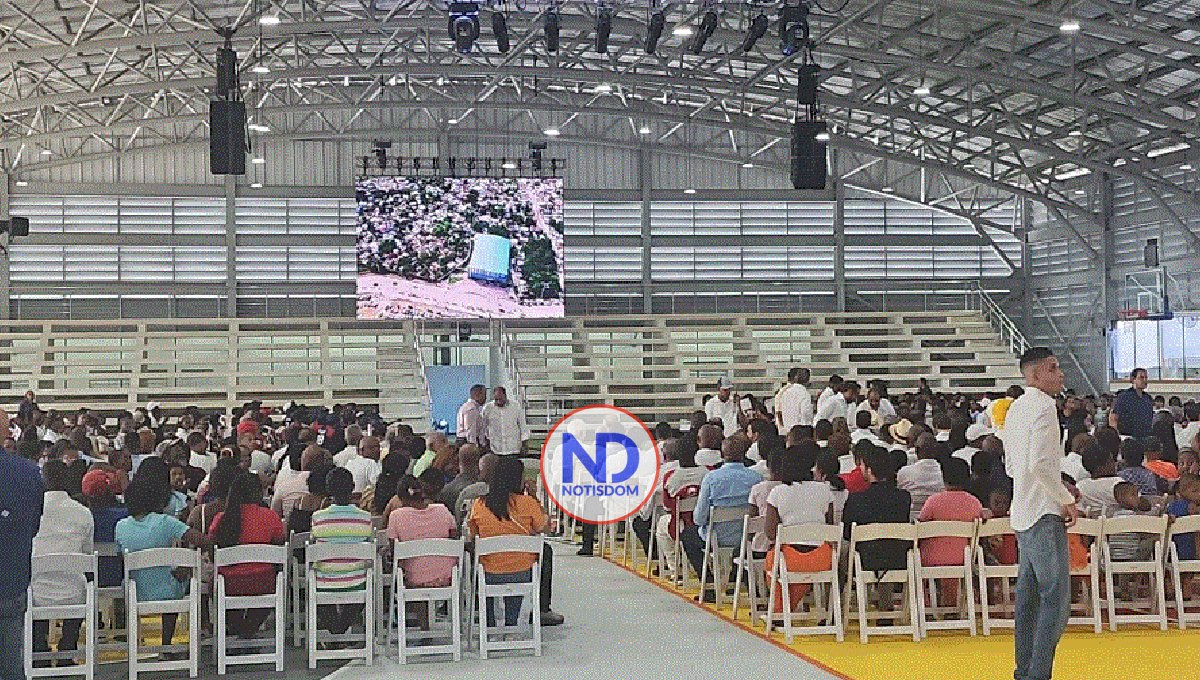 Abinader inaugura primera etapa del proyecto Domingo Savio