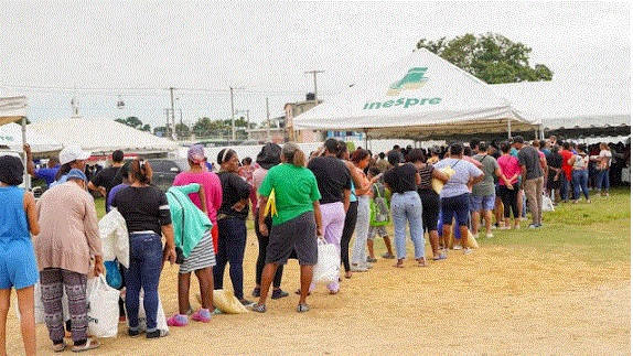 inespre 35 Miles asisten hoy a feria “Navidad del Cambio con el Inespre 2023”
