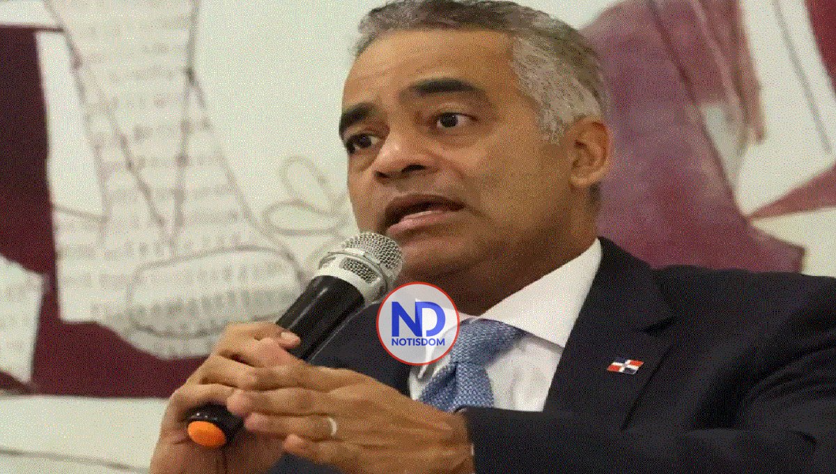 Joel Santos responde crítica Leonel sobre contrato