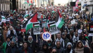 Miles marchan en Londres por 8va vez para pedir alto fuego en Gaza