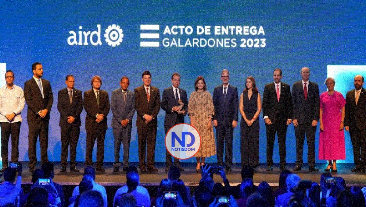 MICM recibe de AIRD premio por apoyo al sector industrial en 2023