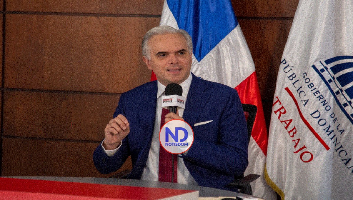 Ministro De Camps asegura es preocupación del Gobierno crear acceso al primer empleo