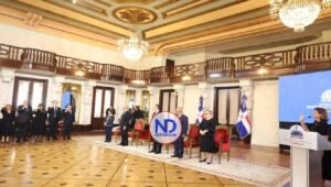 Vicepresidenta juramenta nuevos jueces del TC