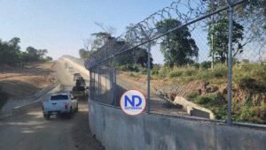 Autoridades militares y civiles RD chequean obra de muro fronterizo